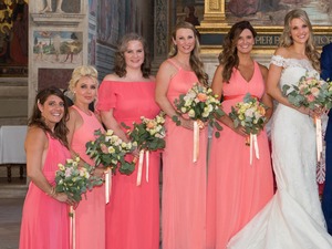 Wunderschöne religiöse Hochzeitszeremonie in San Gimignano, Toskana