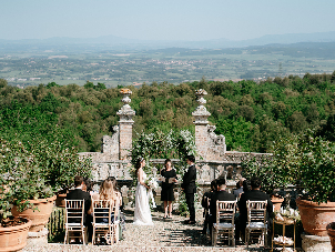 Traumhafte symbolische Hochzeitszeremonie im Olivenhain - Cortona, Toskana