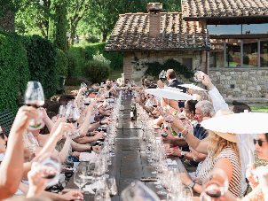 Spezielle Weinverkostung am Hochzeitswochenende in Chianti Villa